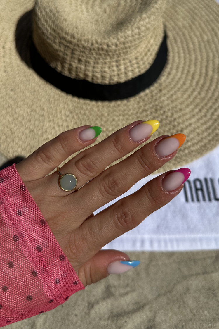 Colorful Frenchies – Gel Polish Look von Nailster