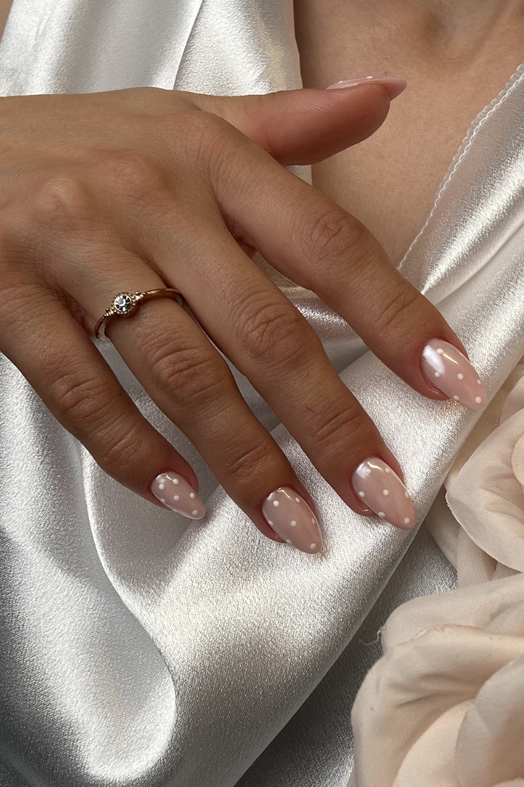 Wedding Dots Look – Gel Polish Look von Nailster, Bild 2