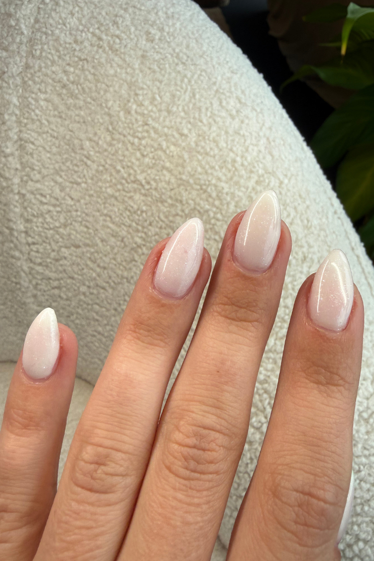 Glittery Winter · 543 – Liquid Builder Gel von Nailster, Bild 3