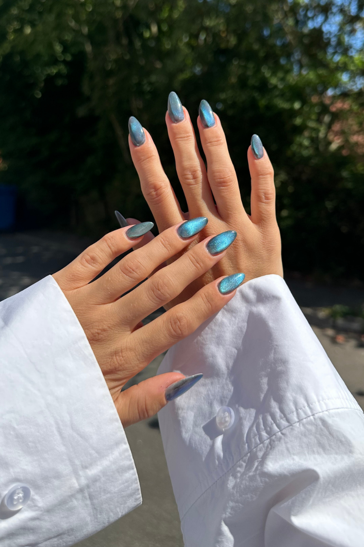 Jade Cat Eye · 549 – Gel Polish Cat Eye von Nailster, Bild 3