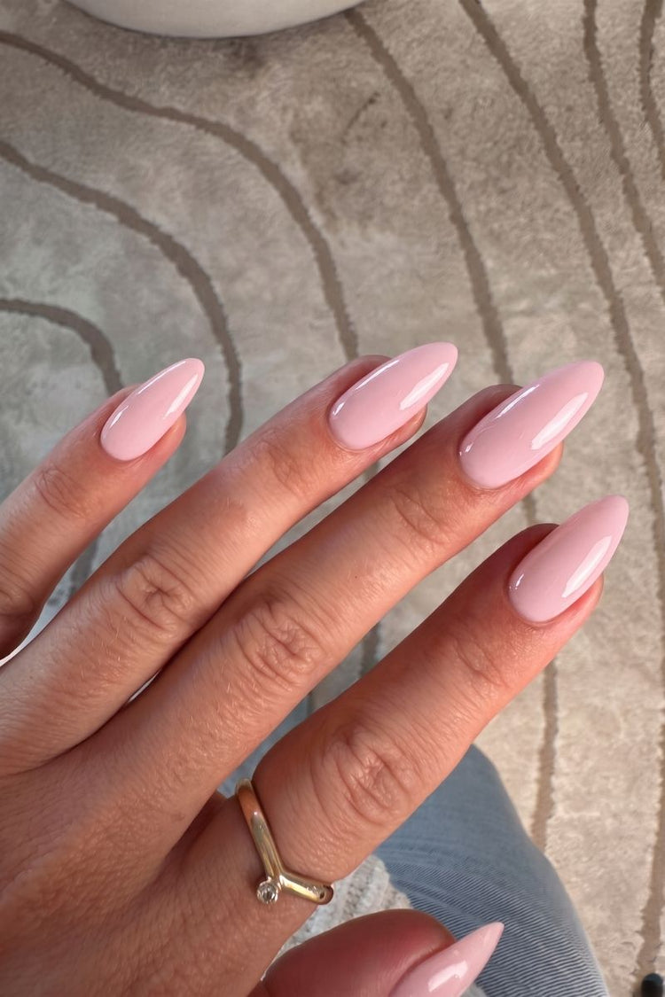 Soft Spoken · 563 – Builder Gel von Nailster, Bild 3