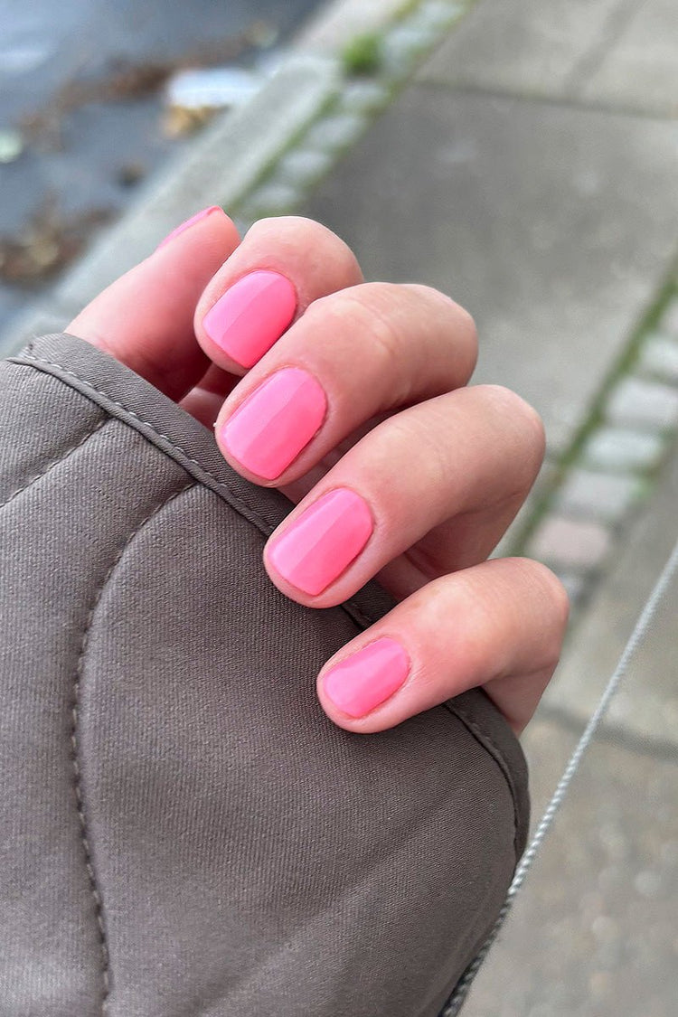 Baby Pink  · 119 – Gel Polish von Nailster, Bild 3