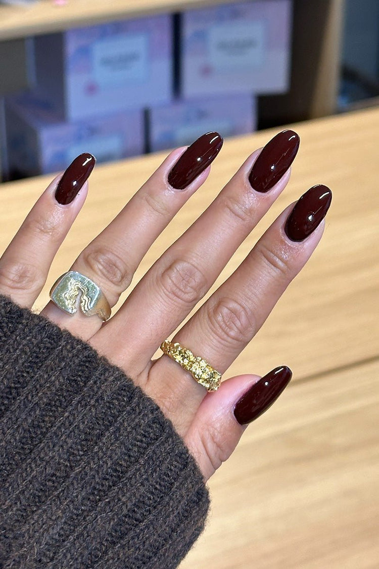 Black Cherry Bite · 511 – Gel Polish von Nailster, Bild 3