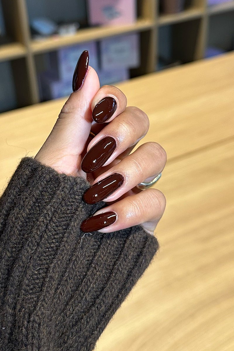 Black Cherry Bite · 511 – Gel Polish von Nailster, Bild 5