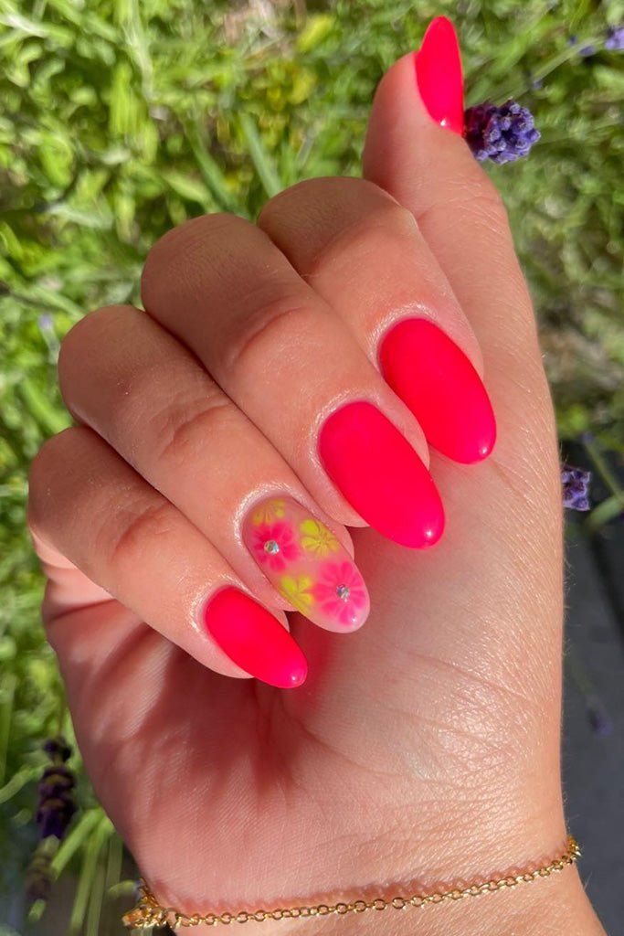 Coral Glow · 14 – Gel Polish von Nailster, Bild 3