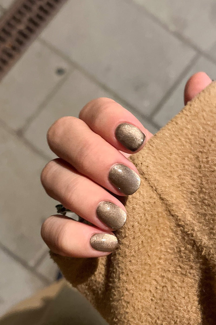 Dark Marble Cat Eye · 495 – Gel Polish Cat Eye von Nailster, Bild 3