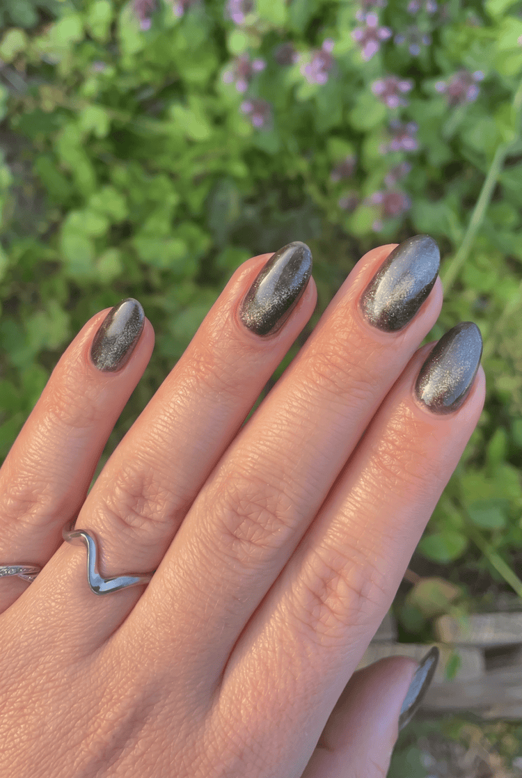 Night Cat Eye · 333 – Gel Polish Cat Eye von Nailster, Bild 3