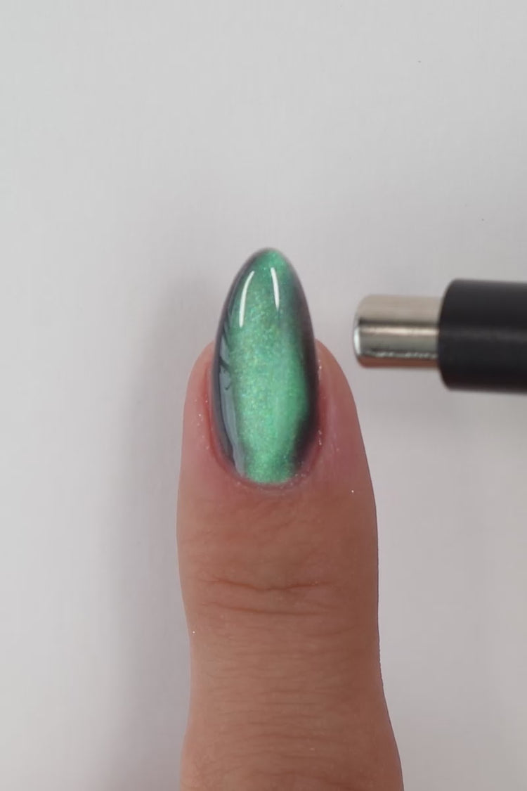 Jade Cat Eye · 549
