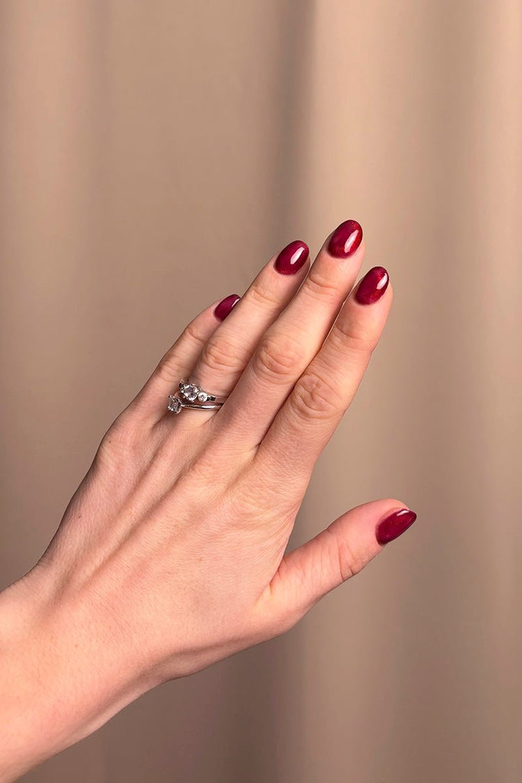 Red Flare Cat Eye · 472 – Gel Polish Cat Eye von Nailster, Bild 3